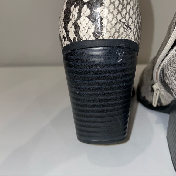 Soul Naturalizer Mikey Snake Ankle Boots Booties Size 9 - Picture 7 of 9